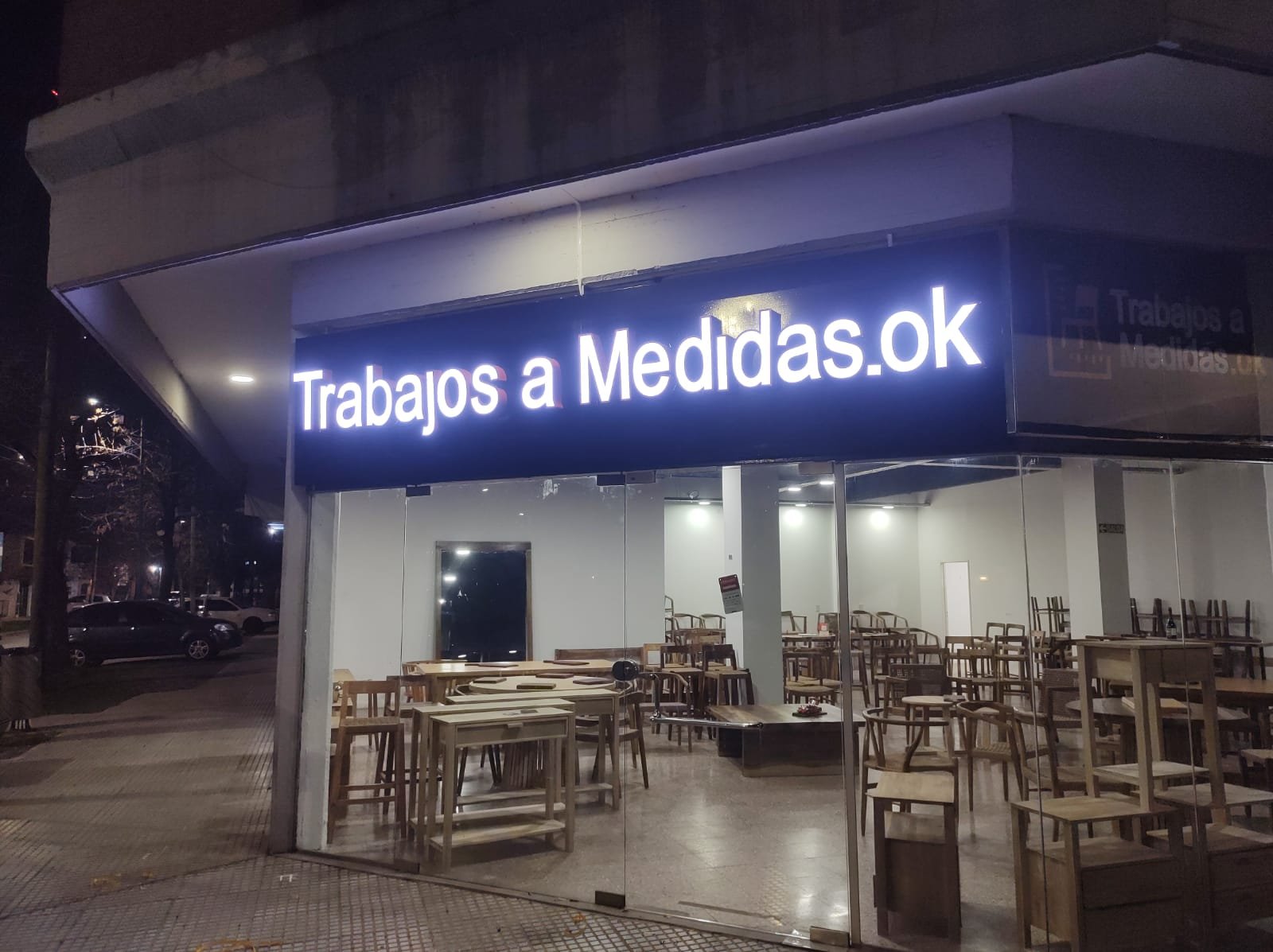 Marquesina luminosa Trabajos a Medidas